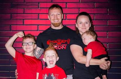 main-page-picture-behind-circle-pic